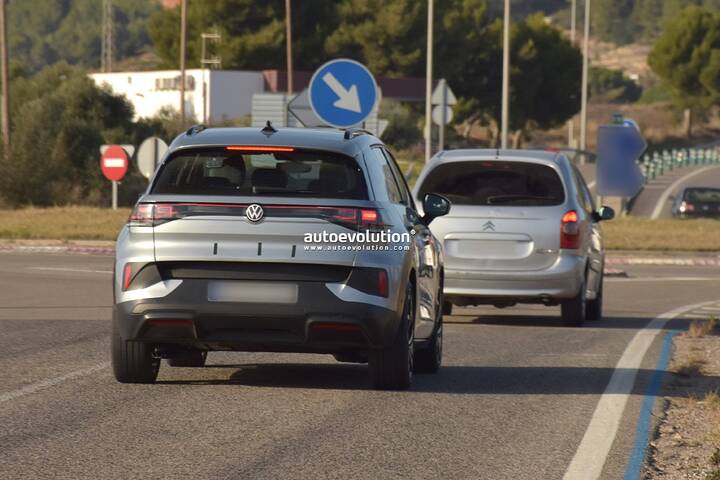imgi_66_2026-volkswagen-id-cross-prototype-spied-with-minimal-camouflage_9