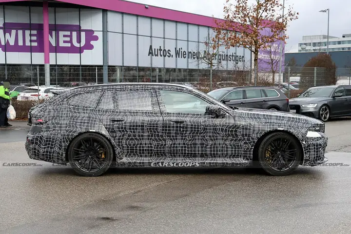 BMW-M5-Touring-Scoop-New-8