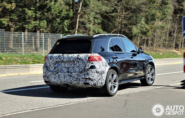 mercedes-benz-gle-klasse-facelift-2026-5f98f-c895904082025205445_3