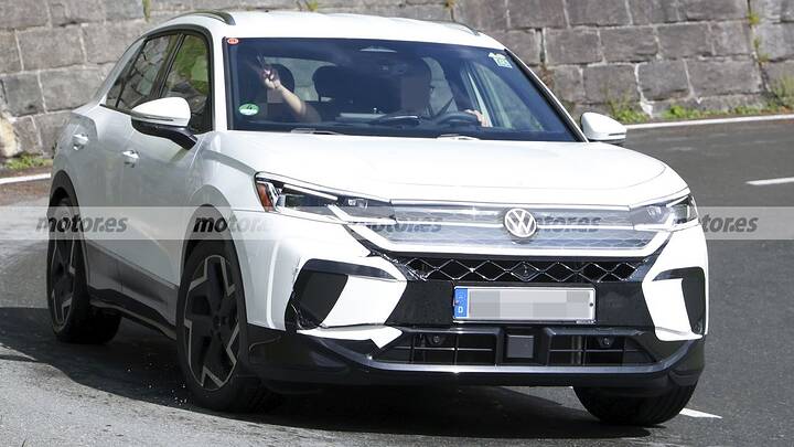 El nuevo T-Roc 2026 aparece donde (y como) nadie lo esperaba, Volkswagen no lo ha podido evitar 7