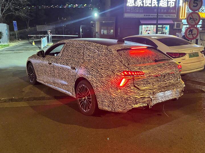 001iJz7Kly1iatiqrt2vuj64eo3b01kz02