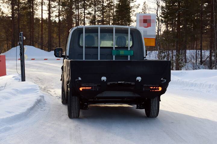 2026-Kia-PV5-cab-chassis-flatbed-15