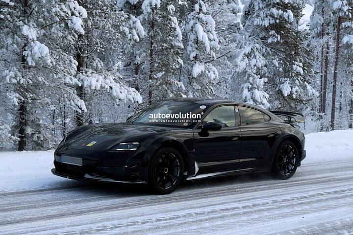 newcarscoops_ Porsche Taycan GT4 RS(5)