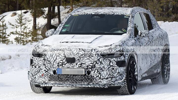 mercedes-gla-eq-amg-2026-fotos-espia-2025107349-1742810975_1