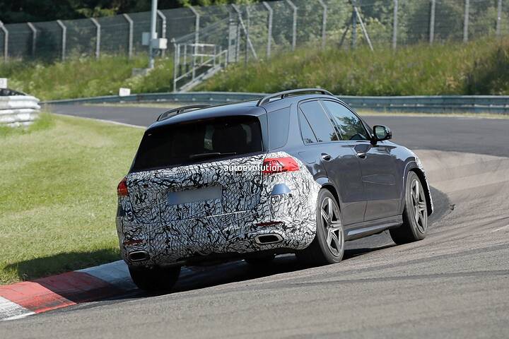 2027-mercedes-benz-gle-and-gls-continue-testing-at-the-nurburgring-nordschleife_31