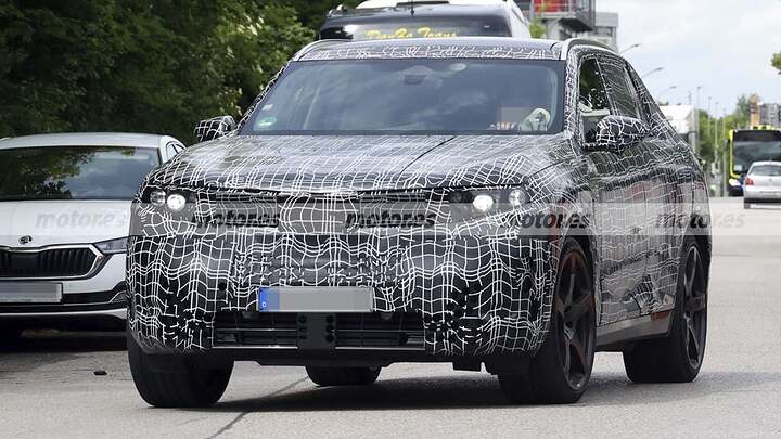 BMW ya prueba el iX5 M70 xDrive, no parece un super-SUV eléctrico pero va a volar 2