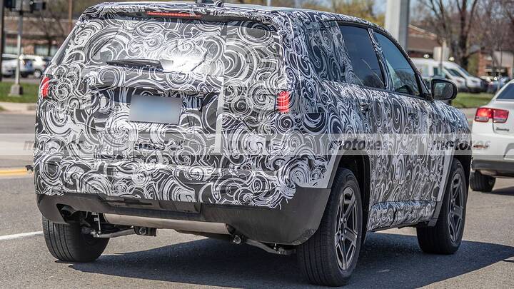 jeep-cherokee-2026-fotos-espia-interior-2025107890-1745588828_11