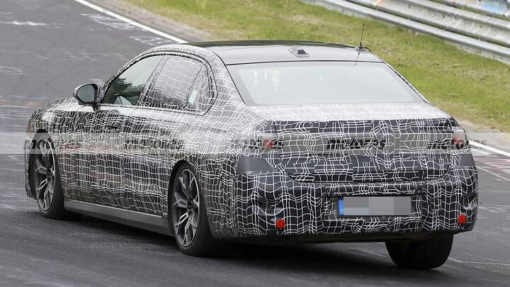 BMW resucita al Serie 7 Alpina, lujo extremo y actitud sin filtros para incomodar al Clase S ya rugen en Nürburgring 12