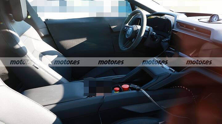 Finally revealed! The new electric Porsche Cayenne reveals its interior (and its new face, too)