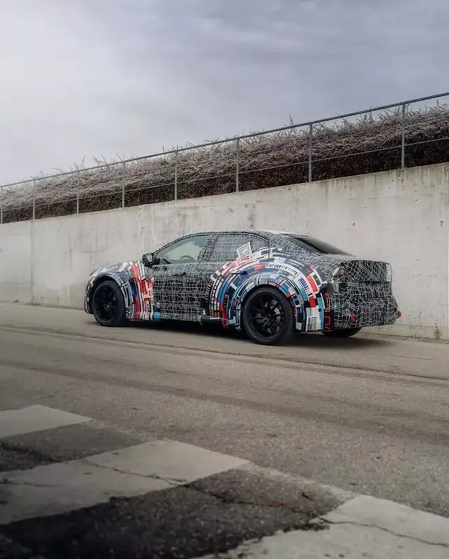 2027-BMW-i3-M-Teaser-1211-4