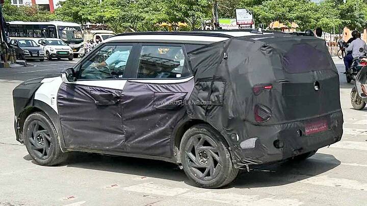 new-gen-kia-seltos-spied-with-black-alloys-2