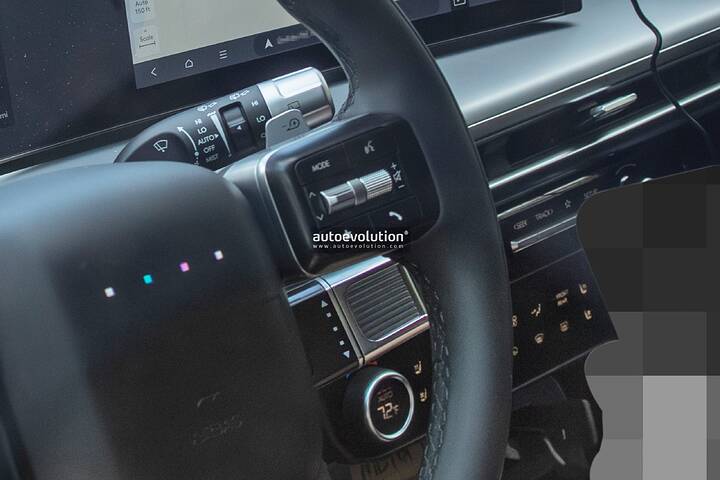 2025-hyundai-ioniq-9-spied-inside-and-out-looks-proper-for-a-us-made-three-row-suv_31