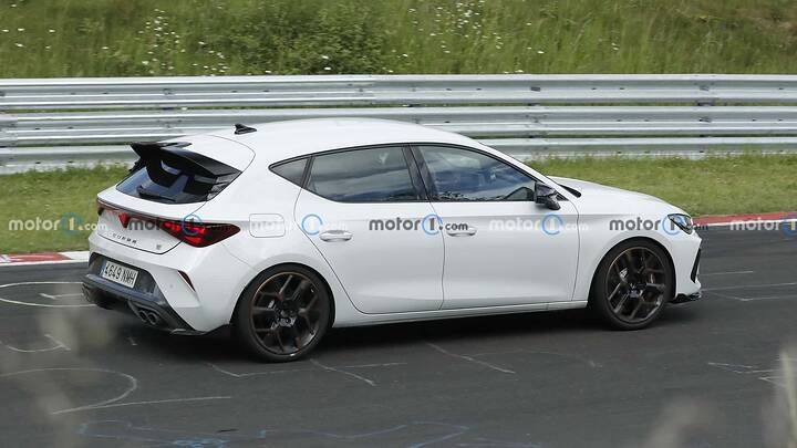 2027 Cupra Leon VZ TCR_newcarscoops_d8e