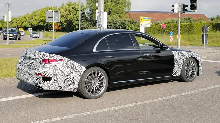 Mercedes S-Class Facelift 004_aoefiu