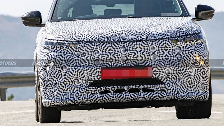 Cazado el nuevo Renault Megane que llega en 2026, su renovado diseño comienza a descubrirse 7