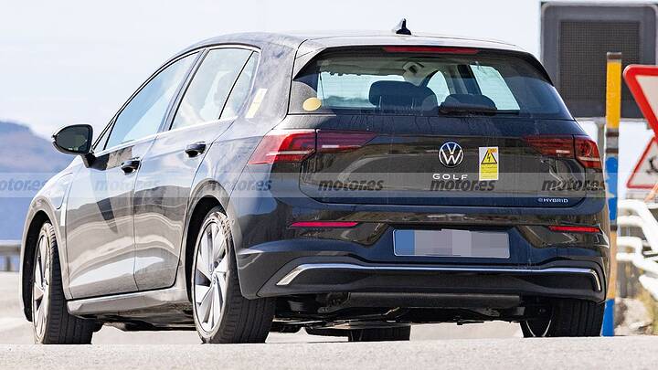 Volkswagen tendrá su propio Toyota Corolla, cazado el primer Golf híbrido HEV de la historia 9