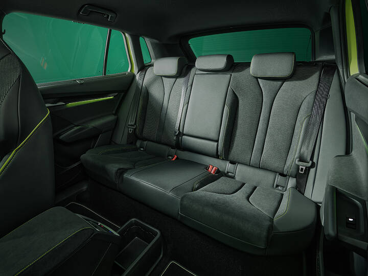 ELQ_RS_011_Rear_Seats