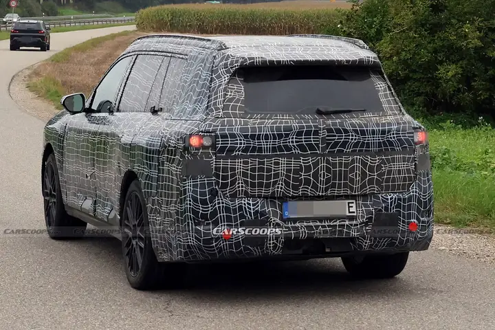 BMW-iX7-00005-1536x1024