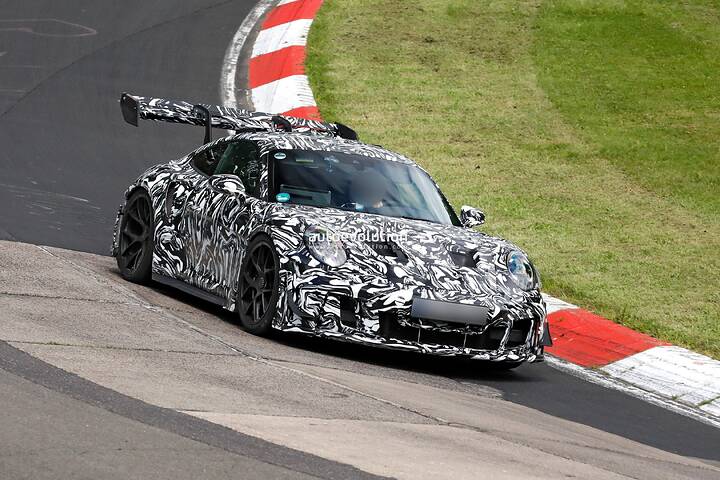 porsches-newcarscoops-2027-updated-gt3-rs-hits-the-nurburgring_11