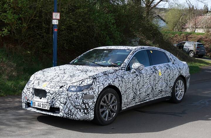 2026-mercedes-benz-c-class-ev-prototype-spied-inside-and-out-shows-intriguing-details_15
