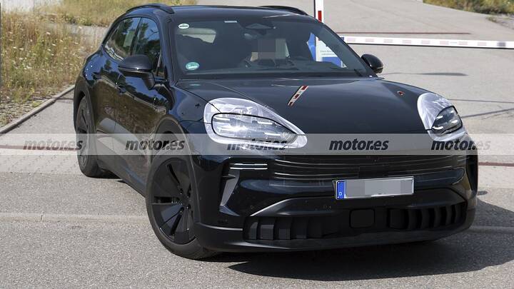Finally revealed! The new electric Porsche Cayenne reveals its interior (and its new face, too)