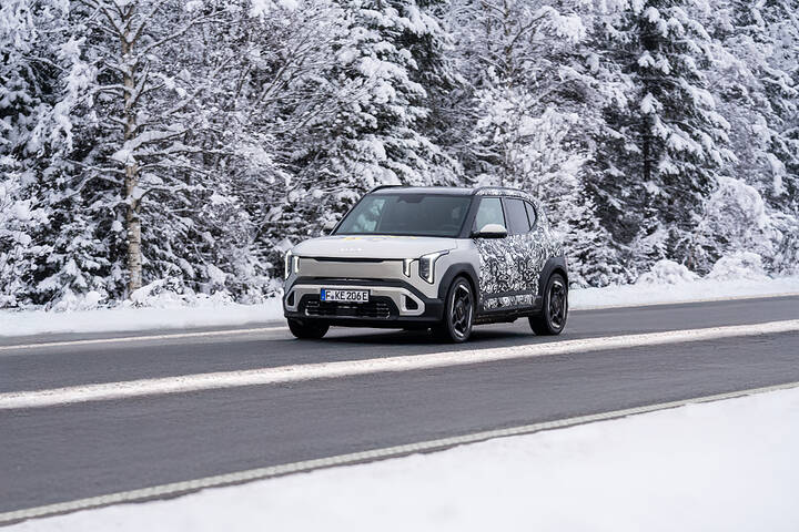 30388-kia-ev2-prototype-winter-test-norway-elprix-print-3600x2400-11