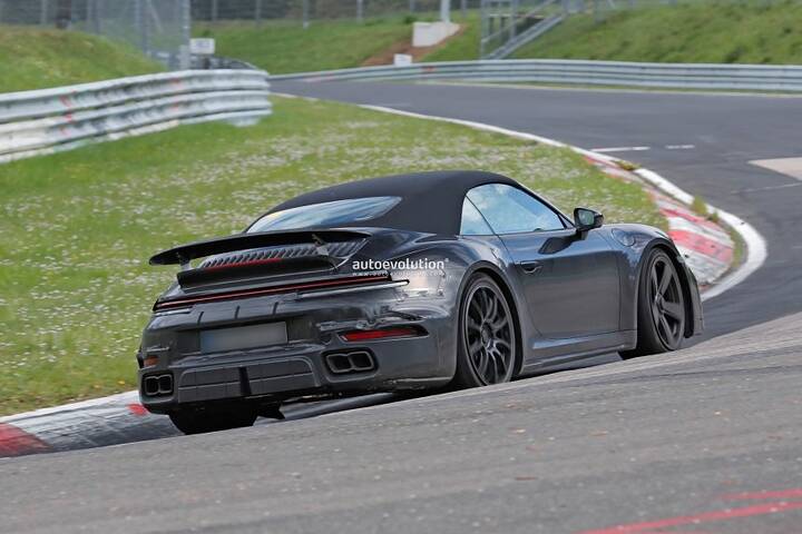 2025-porsche-911-spied-with-minimal-camouflage-will-debut-summer-2024-thumbnail_42