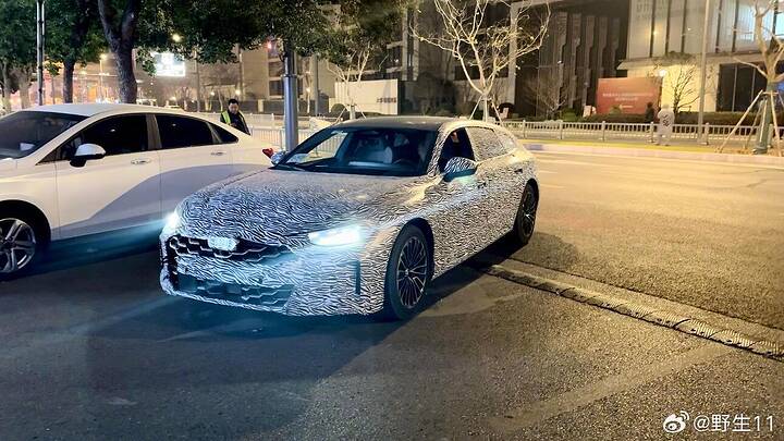 6b5af1afly1iatktxmyr4j20zu0k6jwk