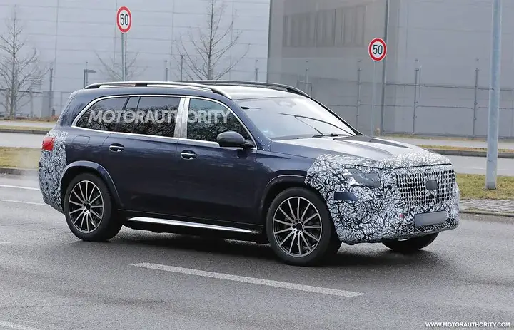 2027-mercedes-benz-maybach-gls-class-facelift-spy-shots--photo-via-baldauf_100954017_l