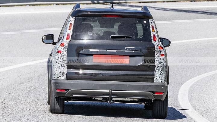 interior-dacia-jogger-2026-fotos-espia-2025107991-1746350935_10