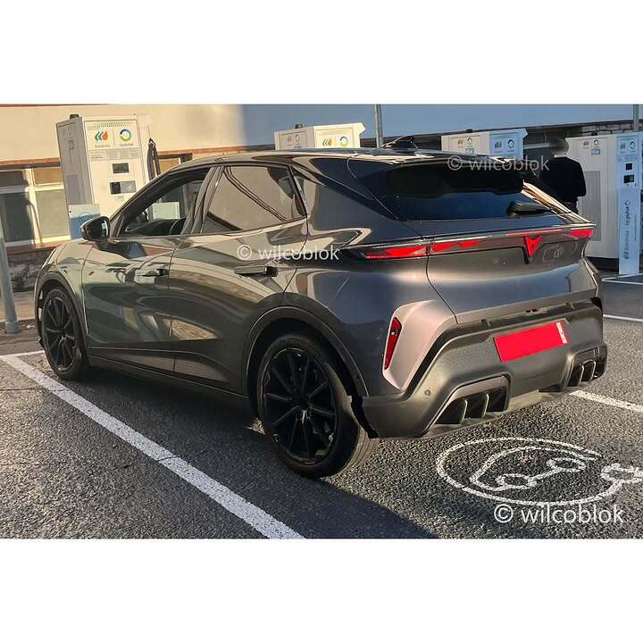 The new Cupra Raval spotted completely undisguised! Do you like it#cupra #raval #Erlkönig #spys