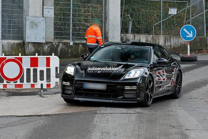 imgi_43_2027-porsche-panamera-turbo-gt-packs-electrified-v8-muscle_4