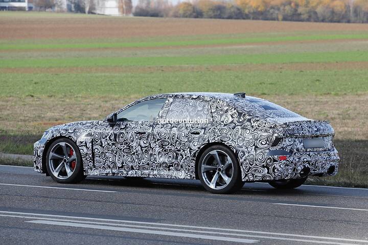 imgi_46_the-audi-rs-6-sedan-is-making-a-comeback-should-the-four-door-bmw-m5-worry_9