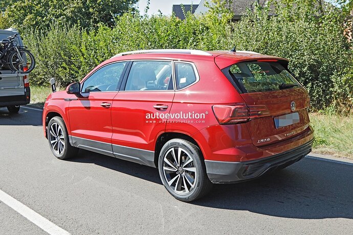 volkswagen-taos-facelift-spied-in-germany-with-subtle-changes-for-the-2023-model-year_6