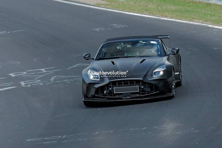 spy-photos-the-2027-aston-martin-vantage-rs-roadster-is-gaydon-s-next-open-top-track-weapon_1