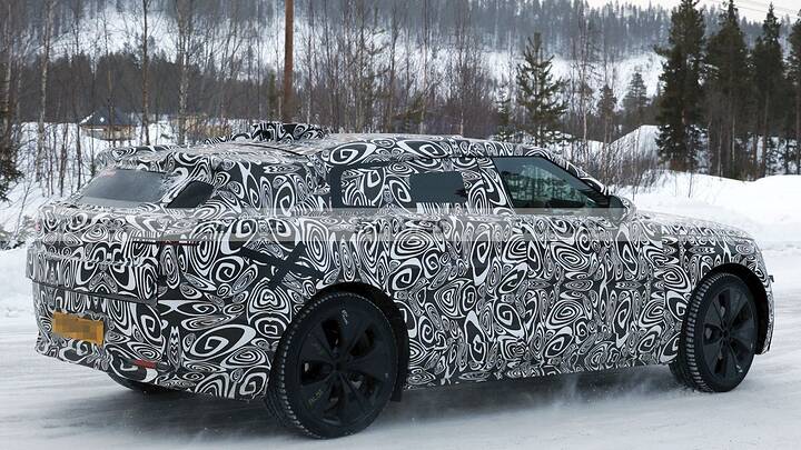 range-rover-velar-ev-2026-pruebas-invierno-2025107423-1743164066_16