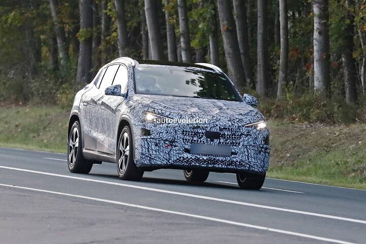 imgi_65_mercedes-next-gen-2027-gla-spied-with-new-details_4