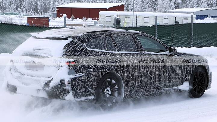 bmw-m5-touring-2026112532-1770823774_15