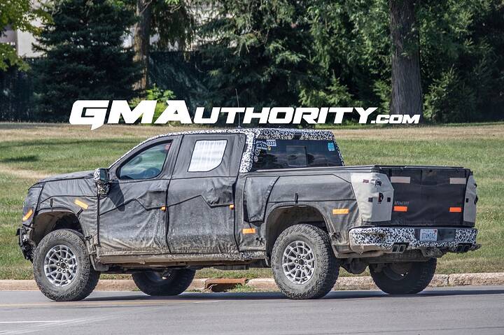 2027-Chevrolet-Silverado-ZR2-1500-Prototype-Spy-Shots-September-2025-Exterior-016