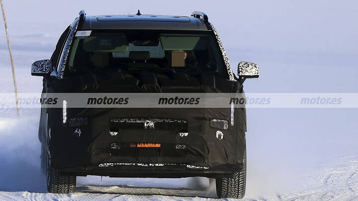 2027-hyundai-santa-fe-newcarscoops0001