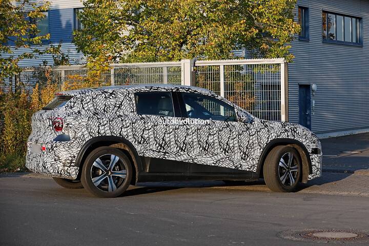 imgi_96_mercedes-next-gen-2027-gla-spied-with-new-details_35