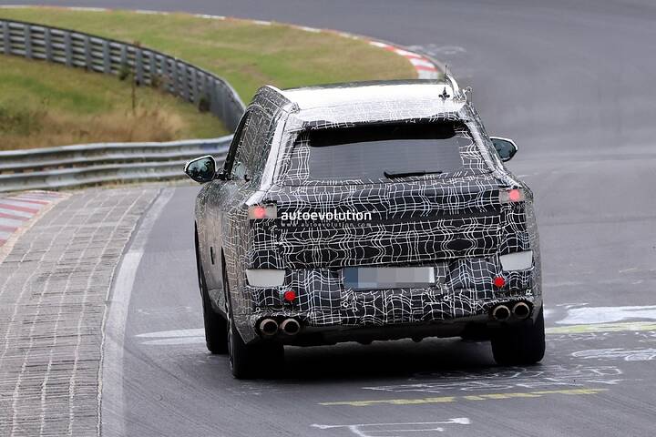 next-gen-2028-bmw-x7-spied-lapping-the-nurburgring-it-s-likely-the-v8-powered-m60-flavor_13