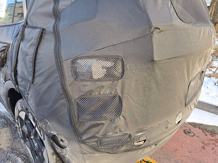 2027 Hyundai Kona (SX3)_newcarscoops_18