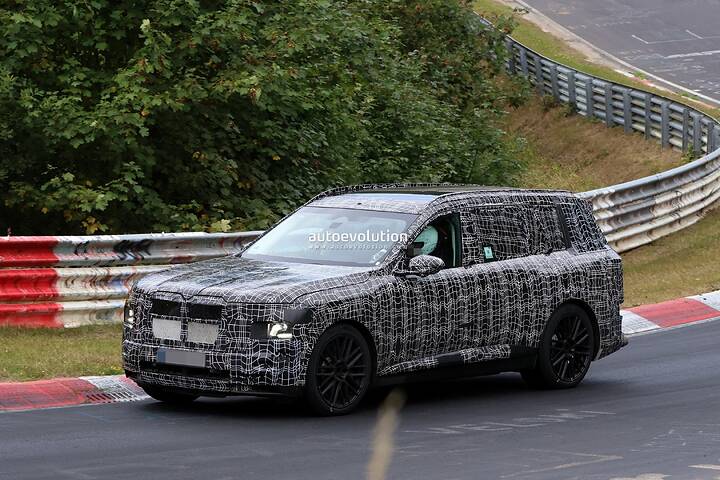 next-gen-2028-bmw-x7-spied-lapping-the-nurburgring-it-s-likely-the-v8-powered-m60-flavor_5