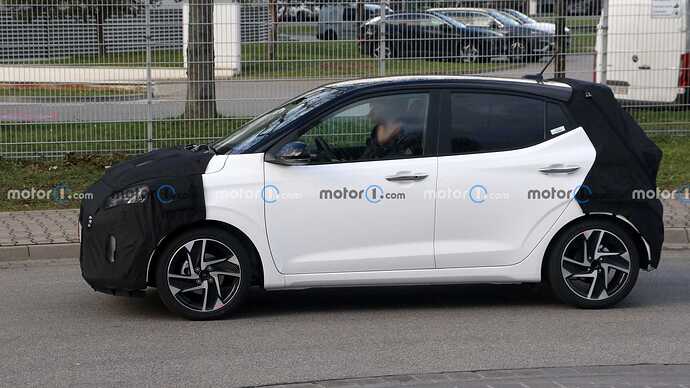 2024-hyundai-i10-side-view-spy-photo (2)