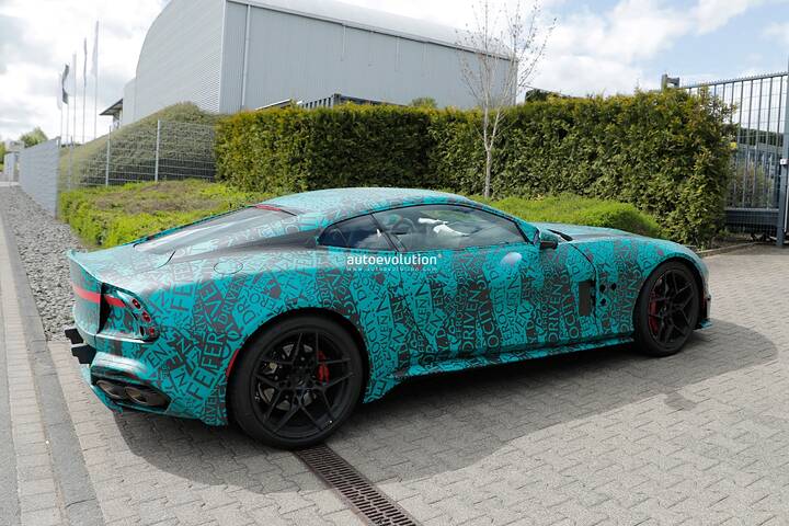 2025-aston-martin-dbs-superleggera-caught-with-production-exhaust-outlets_14