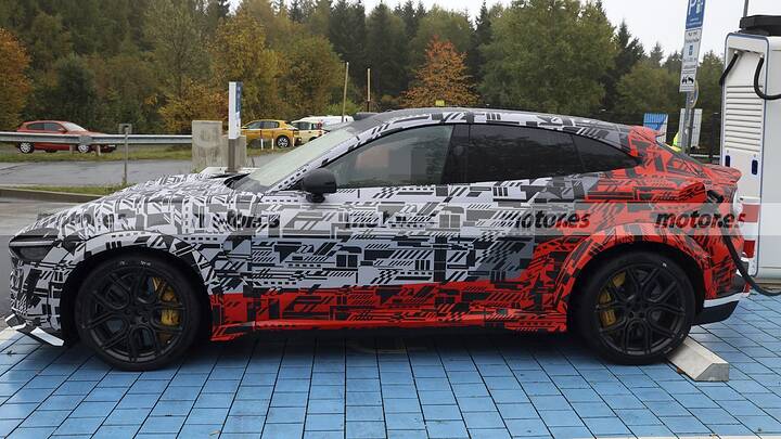 El nuevo Xiaomi YU7 GT quiere destronar a Ferrari, cazado en Nürburgring con más de 1.000 CV 16