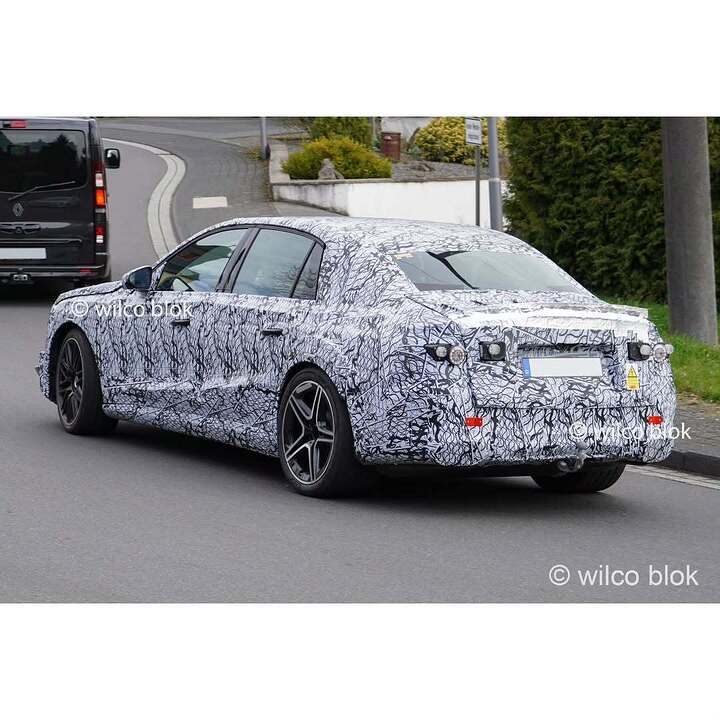 Still no sighting of a new E63... but what is coming- an electric Mercedes-AMG E-class!#Mercede (2)