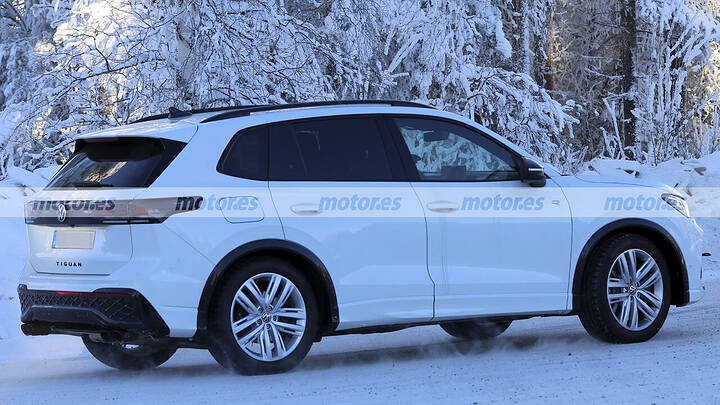 2027 Volkswagen Tiguan R newcarscoops 0006