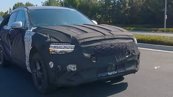 2025 Genesis GV70 Sport Facelift Spotted during testing  제네시스 GV70 1-19 screenshot